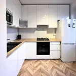 Apartamento Concierge Grójecka View